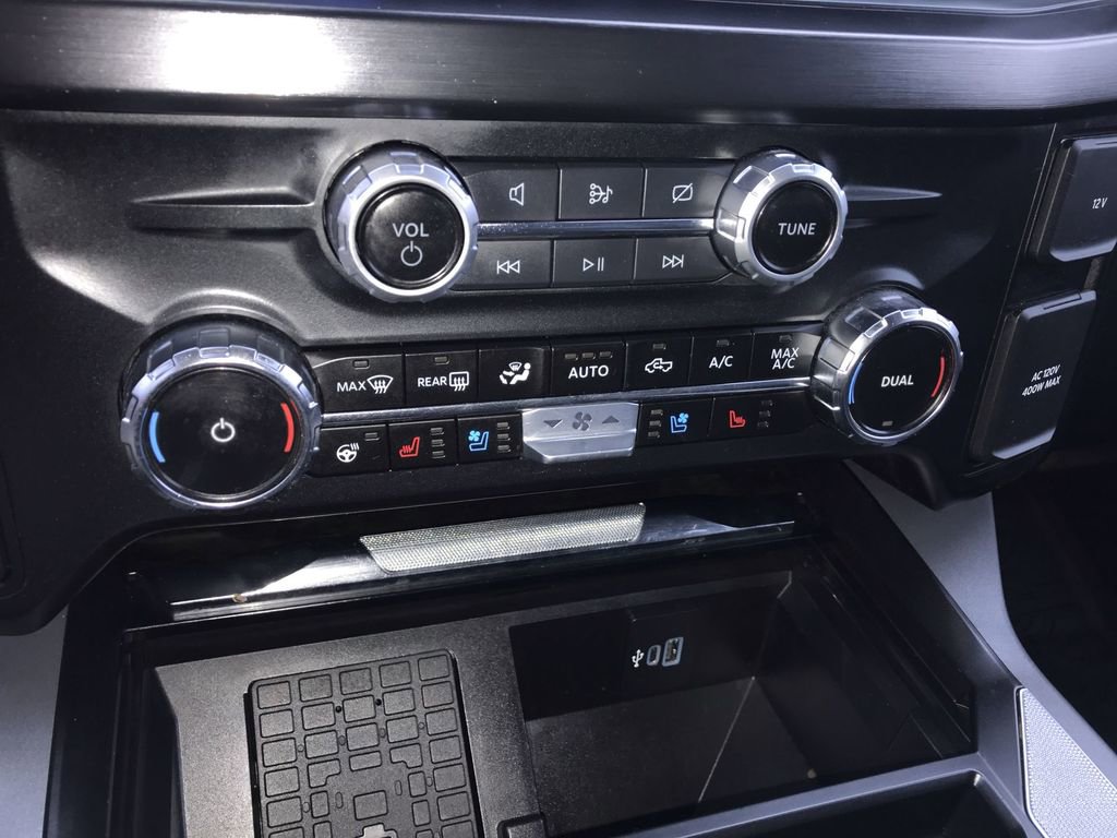 Used 2024 Ford F350 Lariat w/ Chrome Package image 19