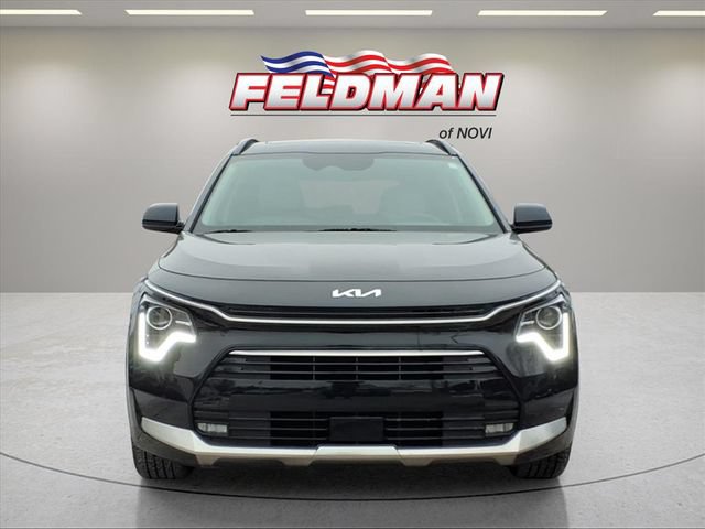 Used 2024 Kia Niro EX Touring FWD image 2