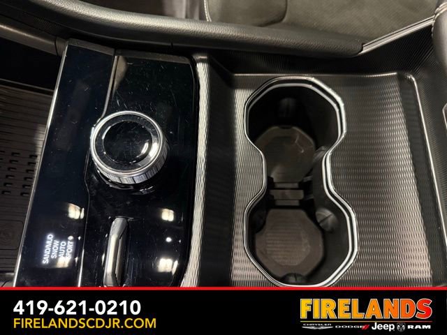 New 2026 Jeep Grand Cherokee Altitude image 15