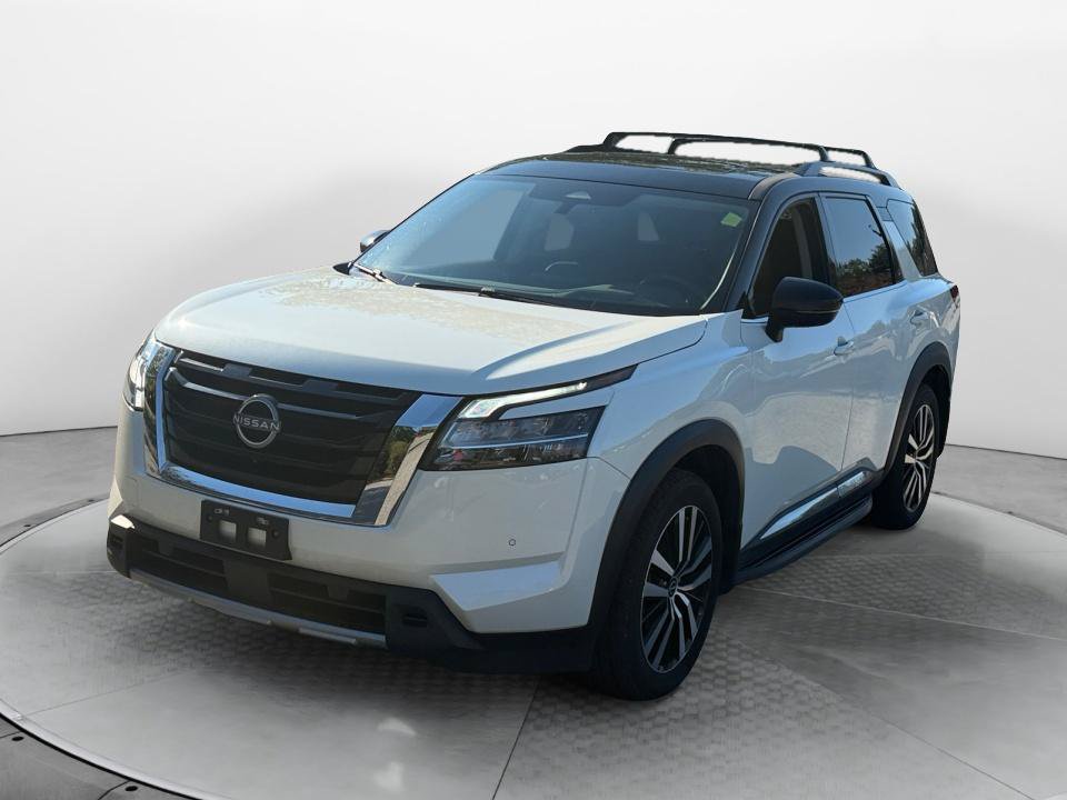 Used 2024 Nissan Pathfinder Platinum w/ Cargo Package AWD/4WD image 3