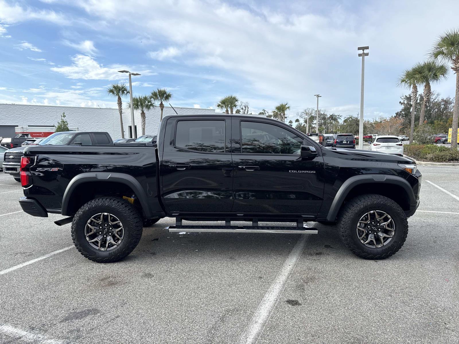 Used 2024 Chevrolet Colorado ZR2 w/ ZR2 Convenience Package III image 2