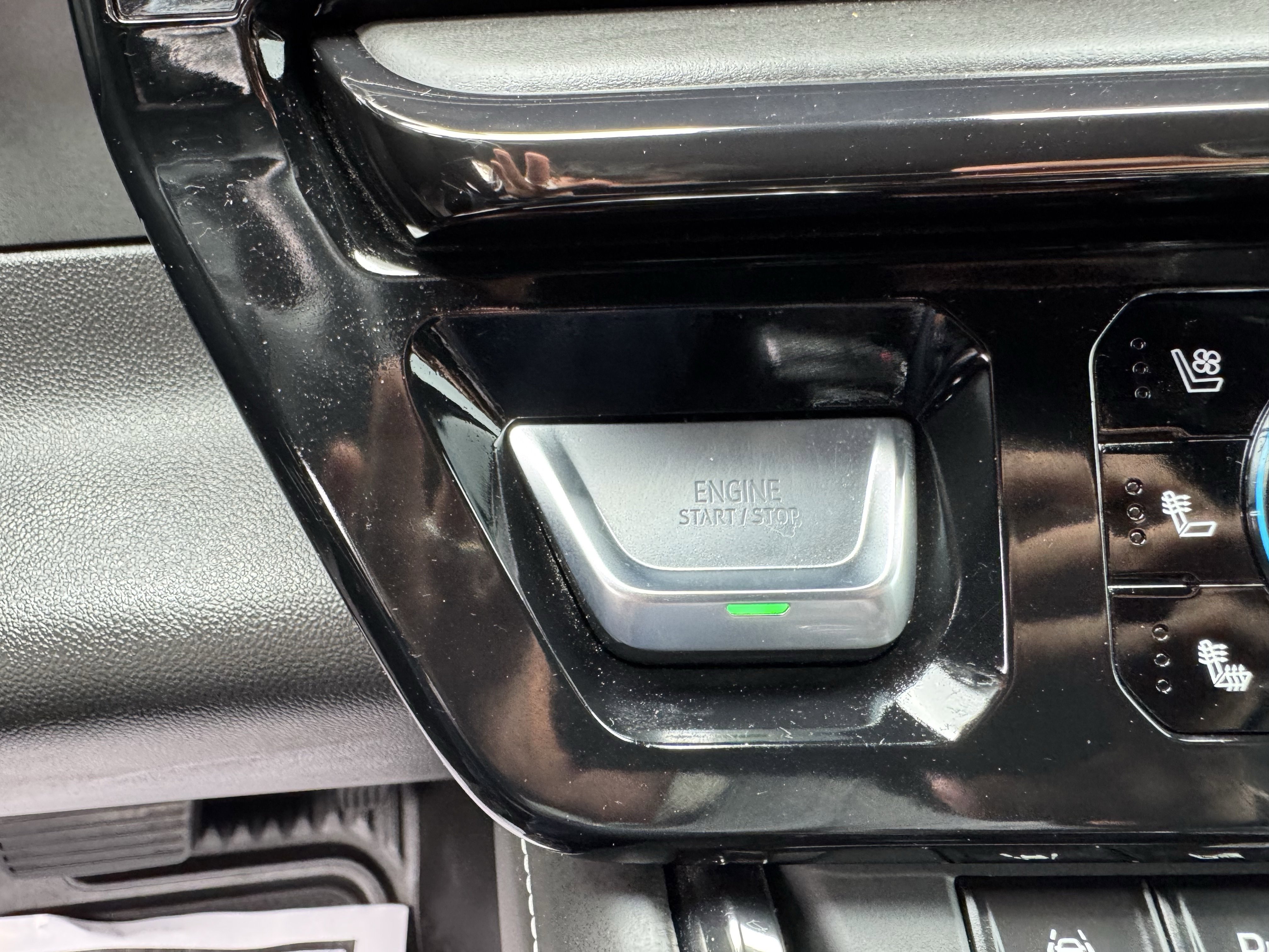 Used 2024 GMC Sierra 1500 AT4X image 22