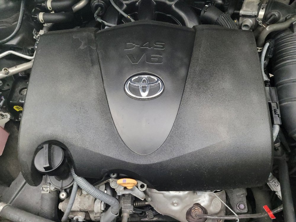Used 2022 Toyota Highlander LE image 30