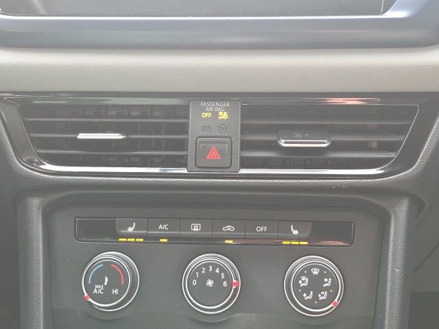 Used 2022 Volkswagen Taos SE image 32