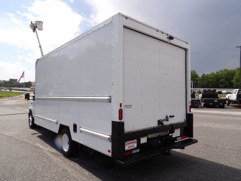 Used 2021 Ford E-350 and Econoline 350 Super Duty RWD image 5