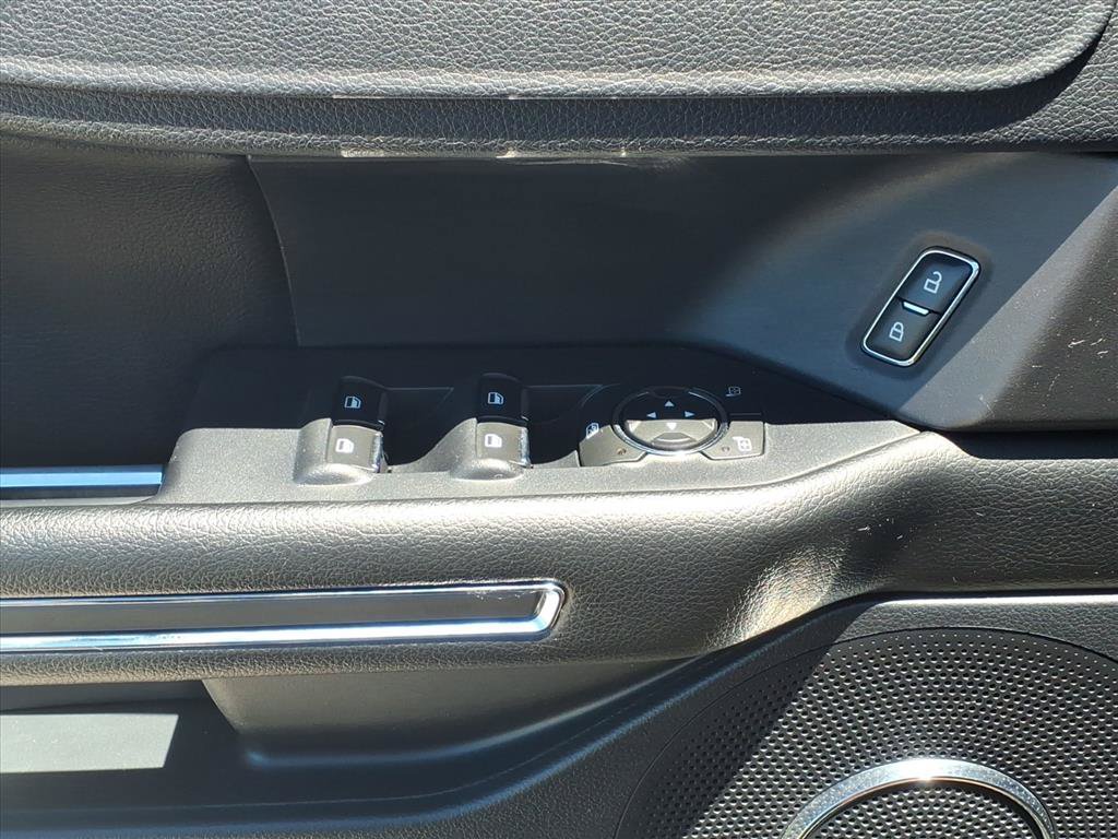 Used 2018 Ford Expedition XLT w/ Equipment Group 201A AWD/4WD image 19