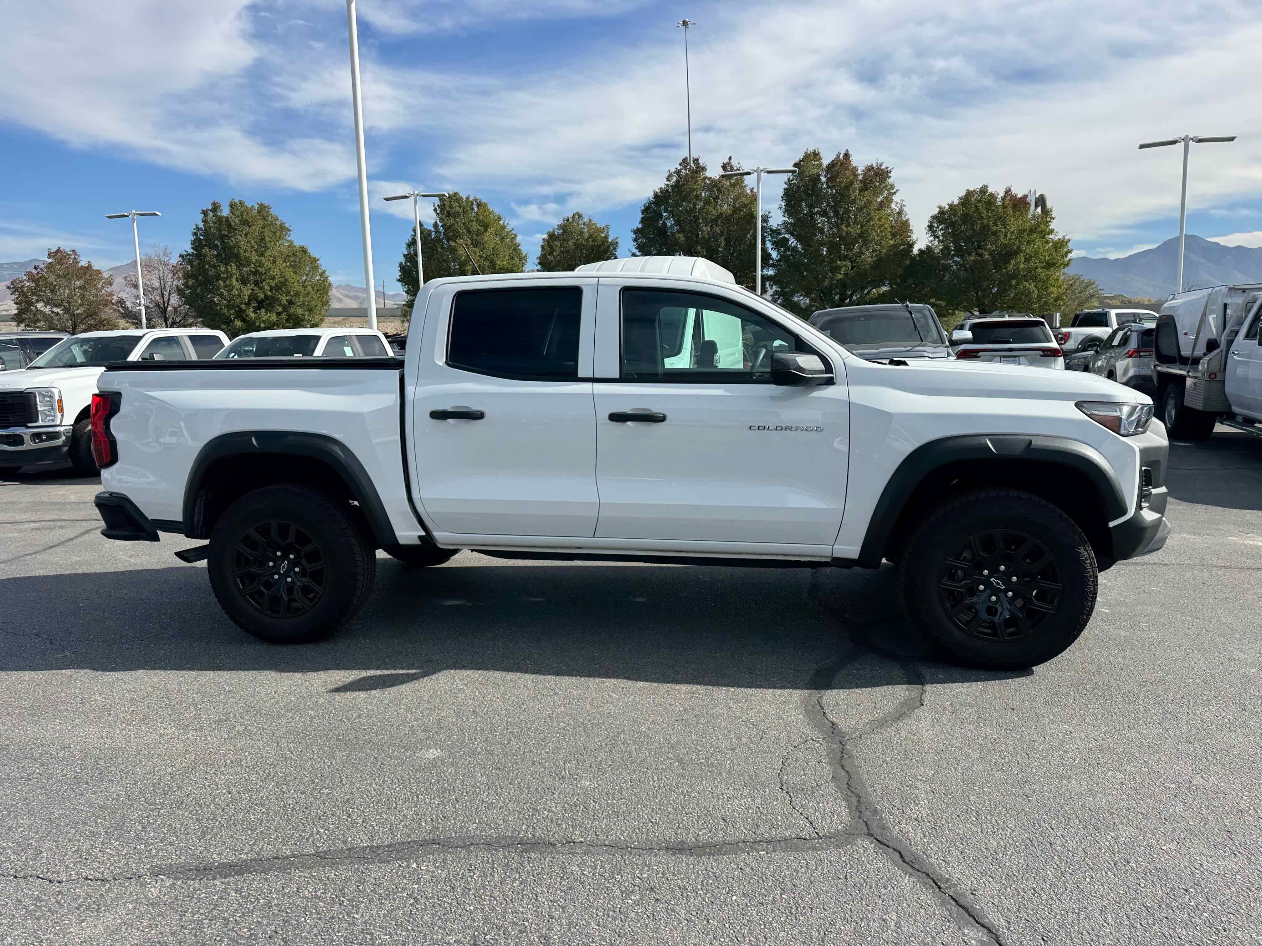 Used 2025 Chevrolet Colorado Trail Boss image 9