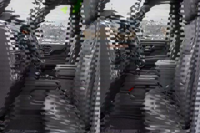 Used 2025 GMC Yukon Denali image 6