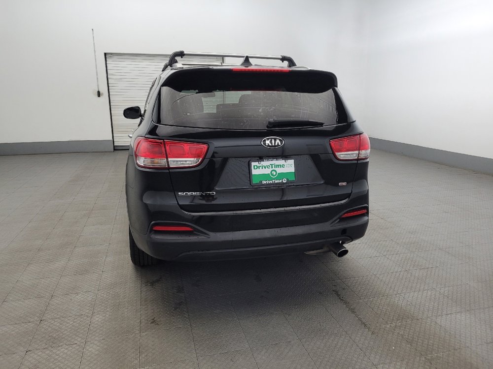 Used 2017 Kia Sorento LX w/ LX Convenience Package image 6