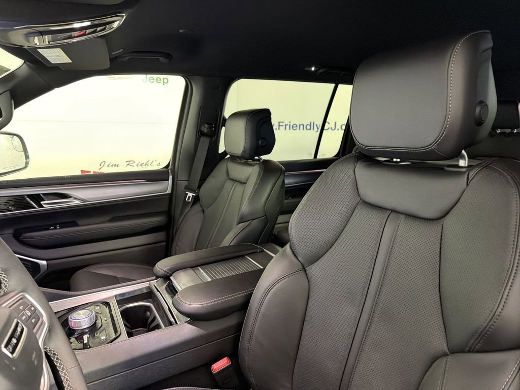 New 2026 Jeep Grand Wagoneer 4WD w/ HD Trailer Tow Package image 24