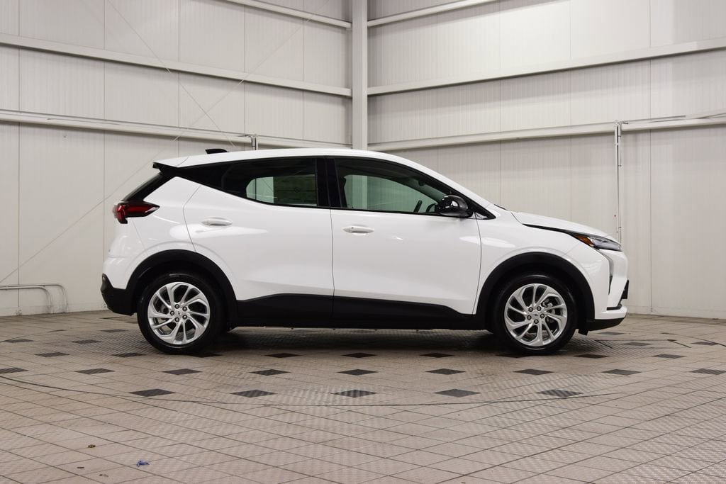 New 2027 Chevrolet Bolt LT FWD image 9
