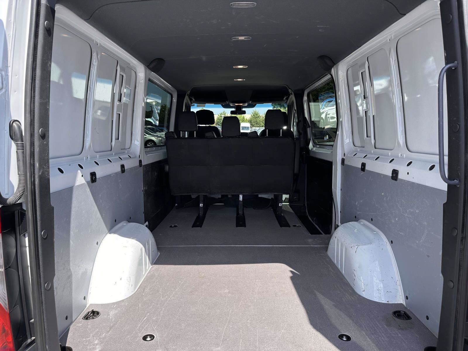 Used 2025 Mercedes-Benz Sprinter 2500 image 9
