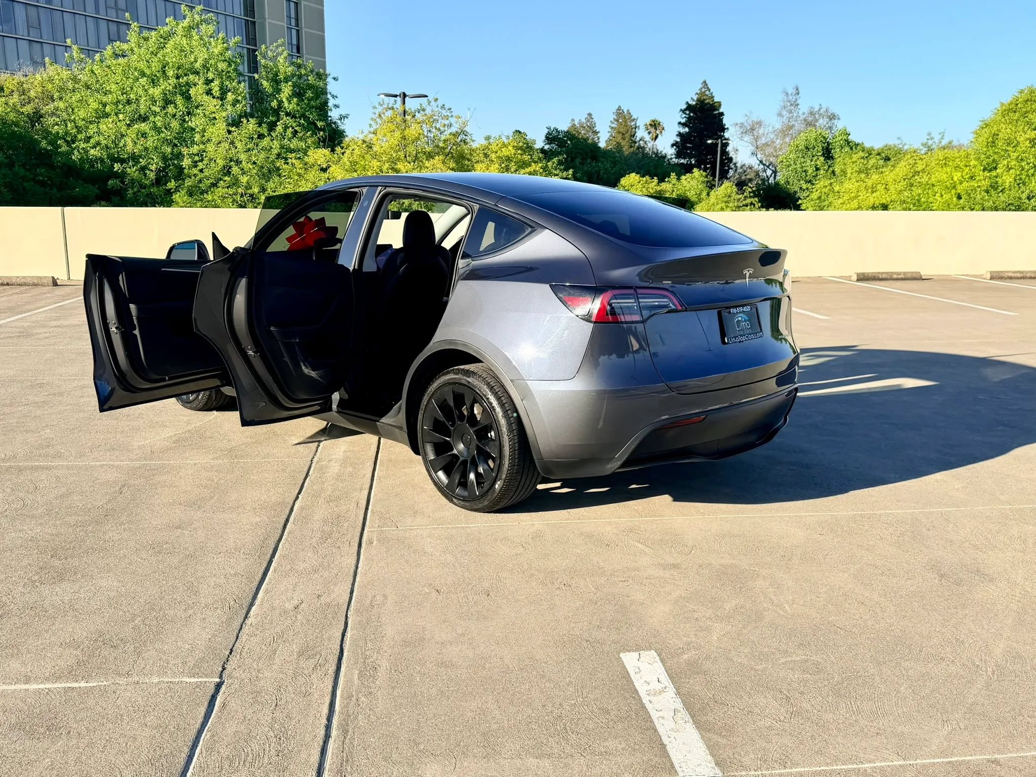 Used 2023 Tesla Model Y Long Range AWD/4WD image 29