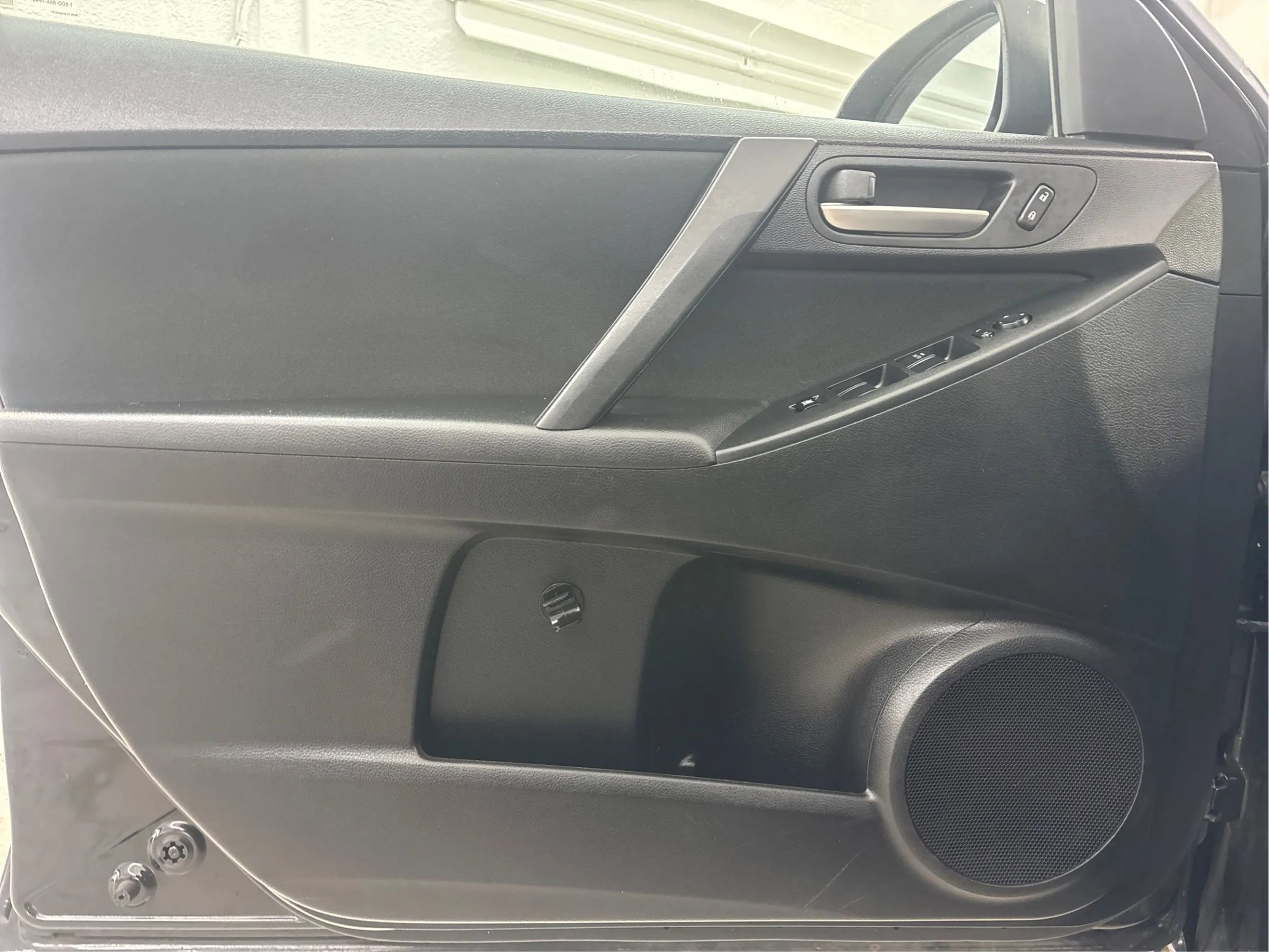 Used 2013 MAZDA MAZDA3 i Sport image 26