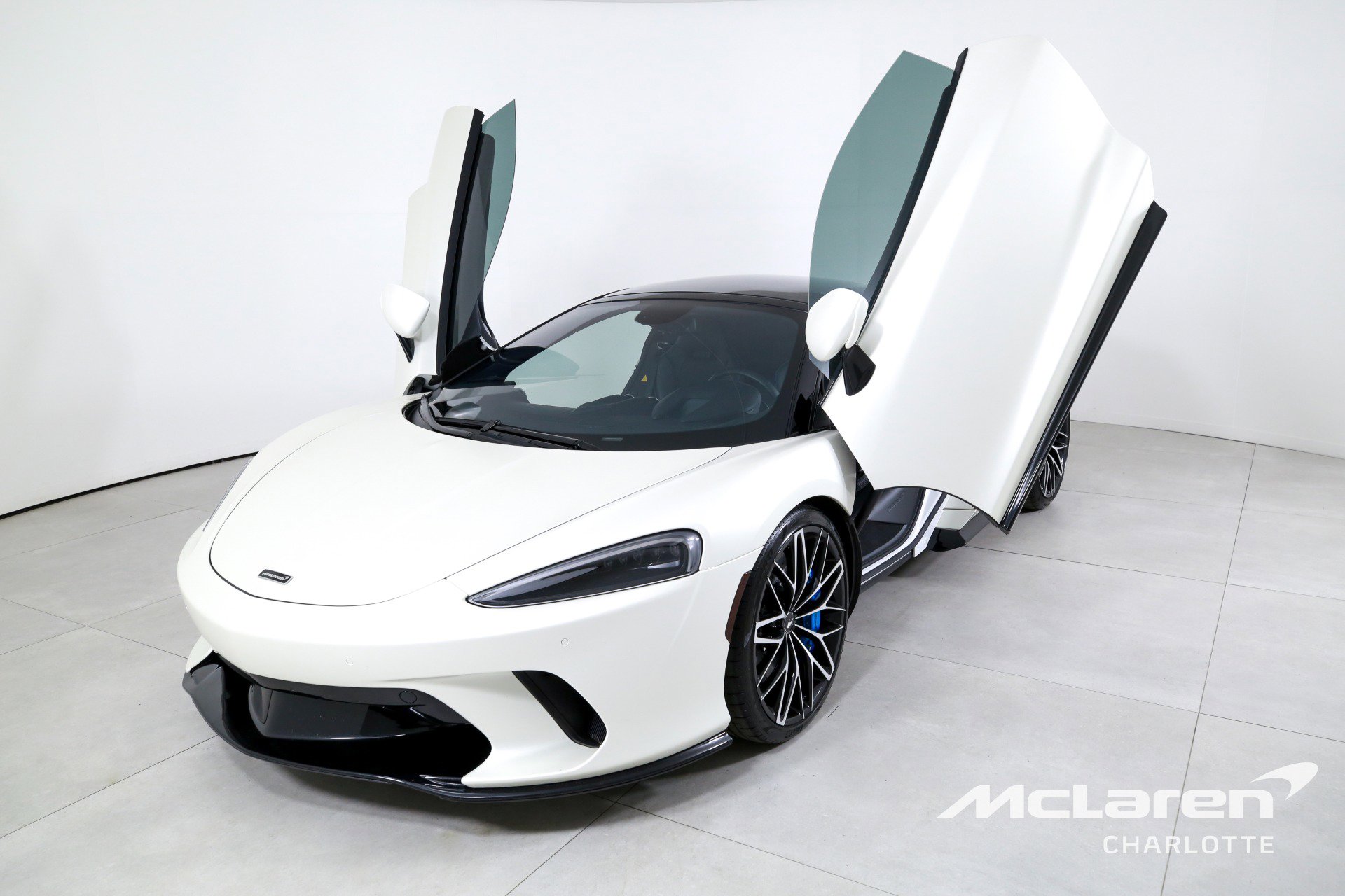 Used 2022 McLaren GT image 5