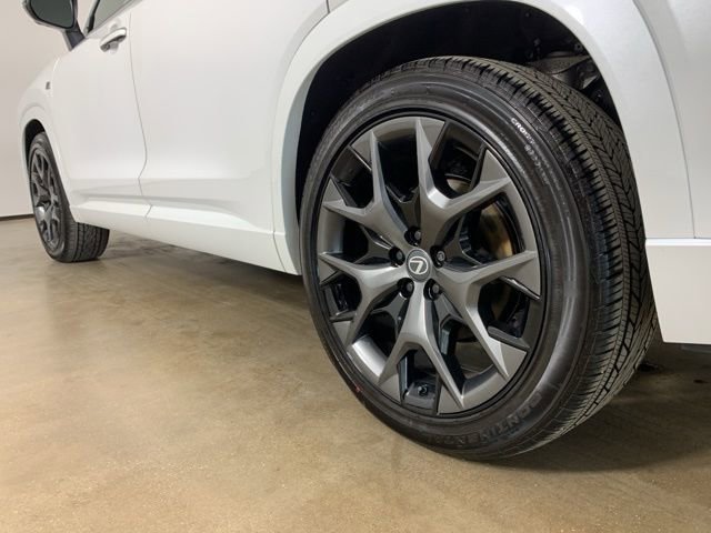 Used 2026 Lexus TX 500h AWD w/ Technology Package image 17