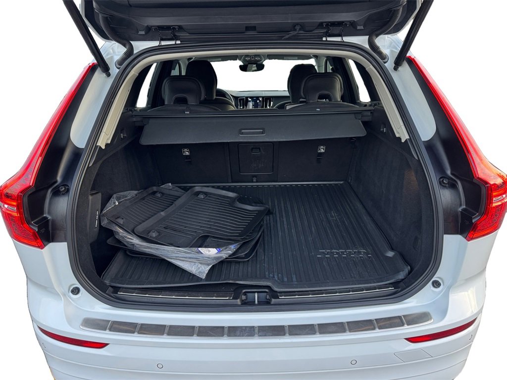 Certified 2023 Volvo XC60 B5 Core image 5