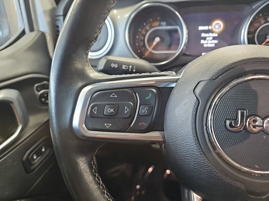 Used 2020 Jeep Wrangler Unlimited Sahara AWD/4WD image 16