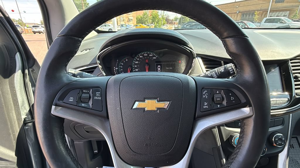 Used 2018 Chevrolet Trax LT w/ LT Convenience Package AWD/4WD image 25