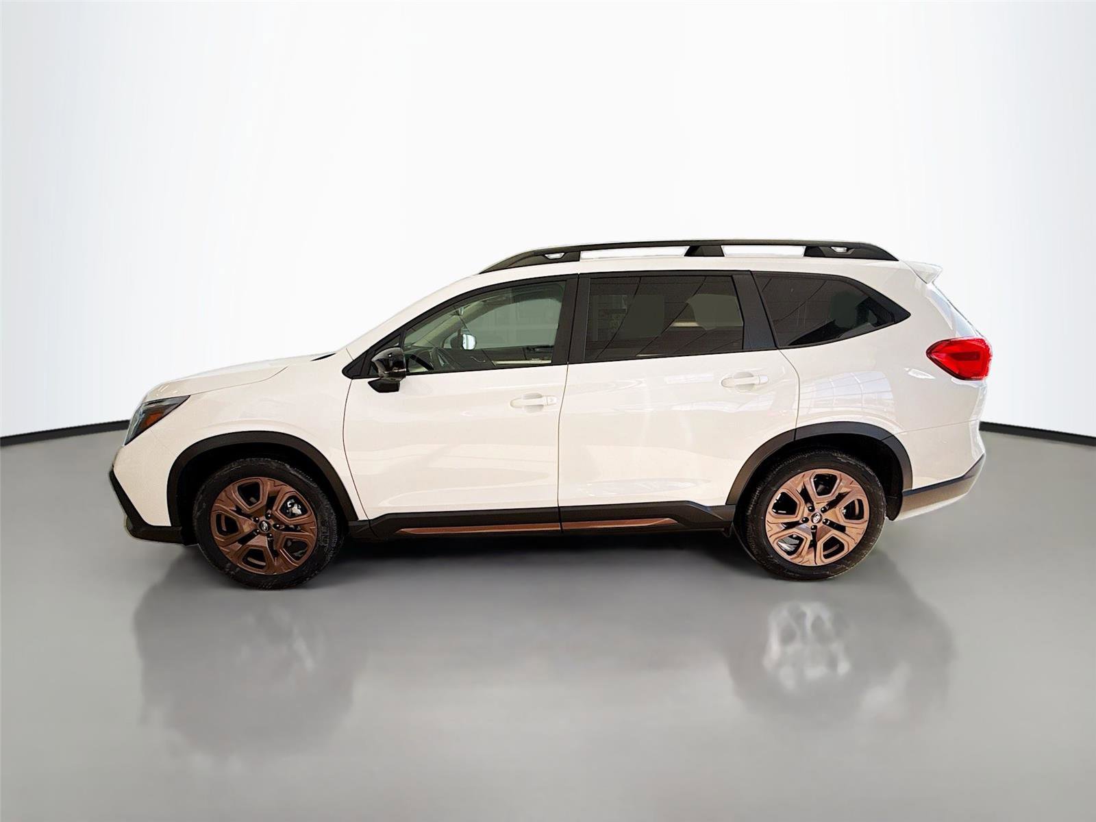 Used 2025 Subaru Ascent Bronze Edition image 3