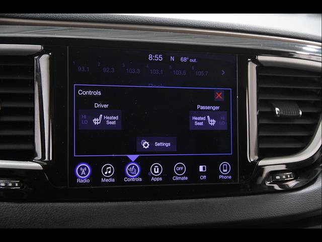 Used 2017 Chrysler Pacifica Touring-L FWD image 11