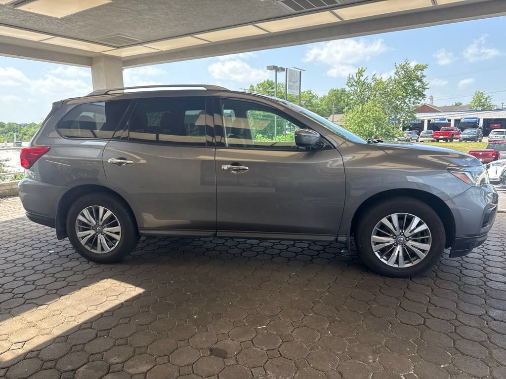 Used 2019 Nissan Pathfinder S AWD/4WD image 5