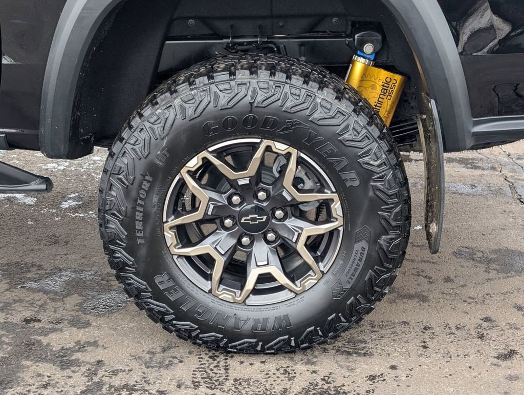 Used 2024 Chevrolet Colorado ZR2 w/ Technology Package image 15