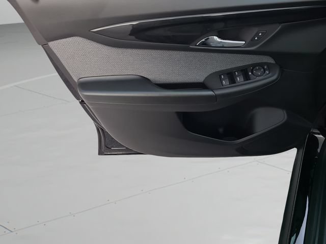 New 2026 Chevrolet TrailBlazer LT w/ Midnight Edition FWD image 16