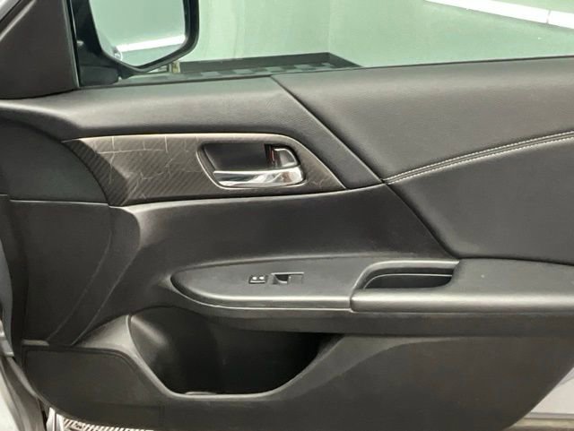 Used 2016 Honda Accord Sport image 10