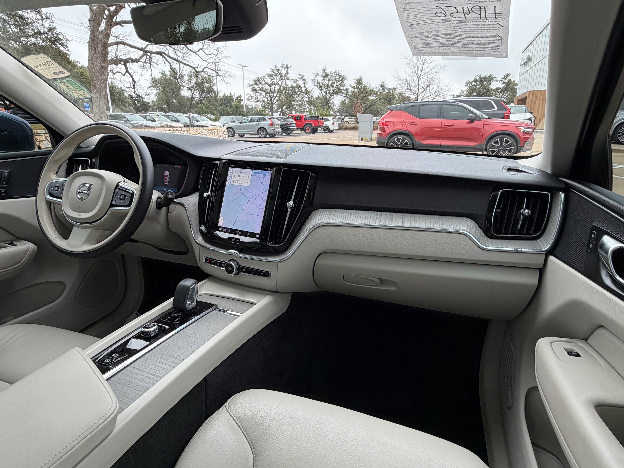 Certified 2023 Volvo XC60 B5 Plus w/ Climate Package image 13