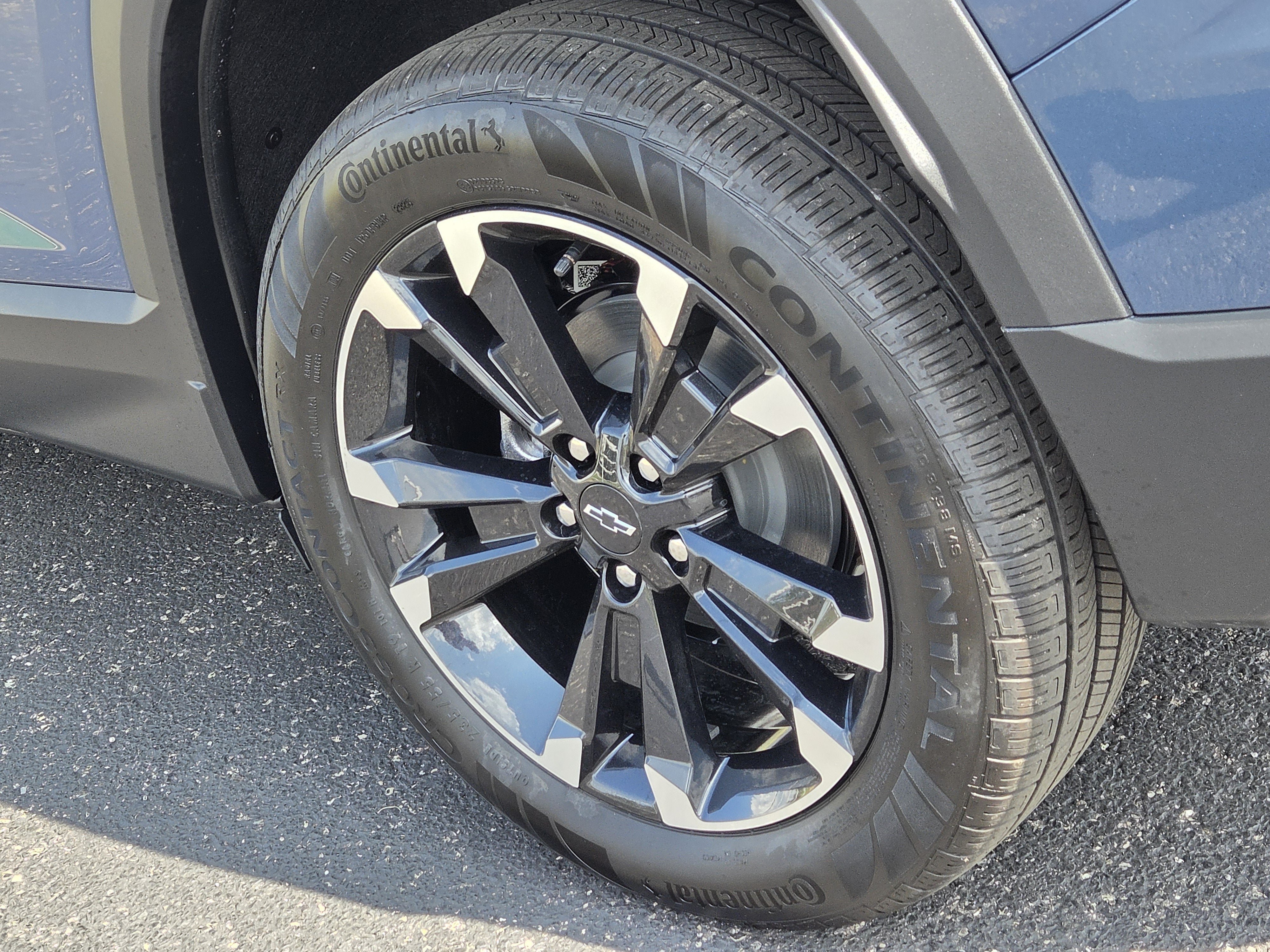 New 2027 Chevrolet Equinox RS w/ Convenience Package III FWD image 5