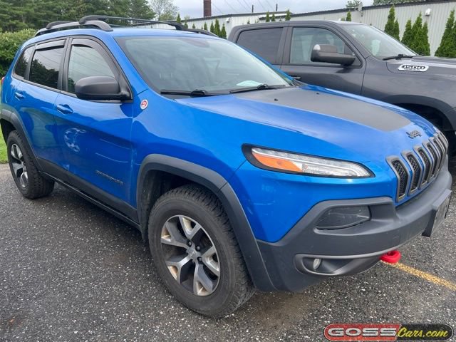 Used 2018 Jeep Cherokee Trailhawk AWD/4WD image 2