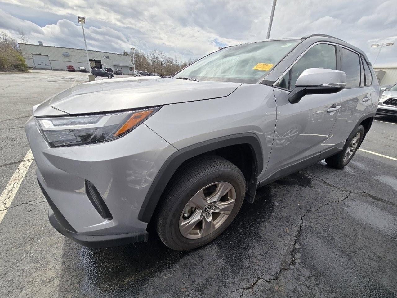 Used 2023 Toyota RAV4 XLE w/ Convenience Package image 4