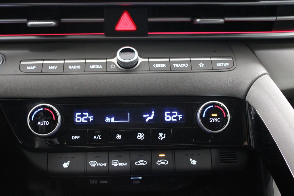 Used 2024 Hyundai Elantra SEL w/ Convenience Package image 31