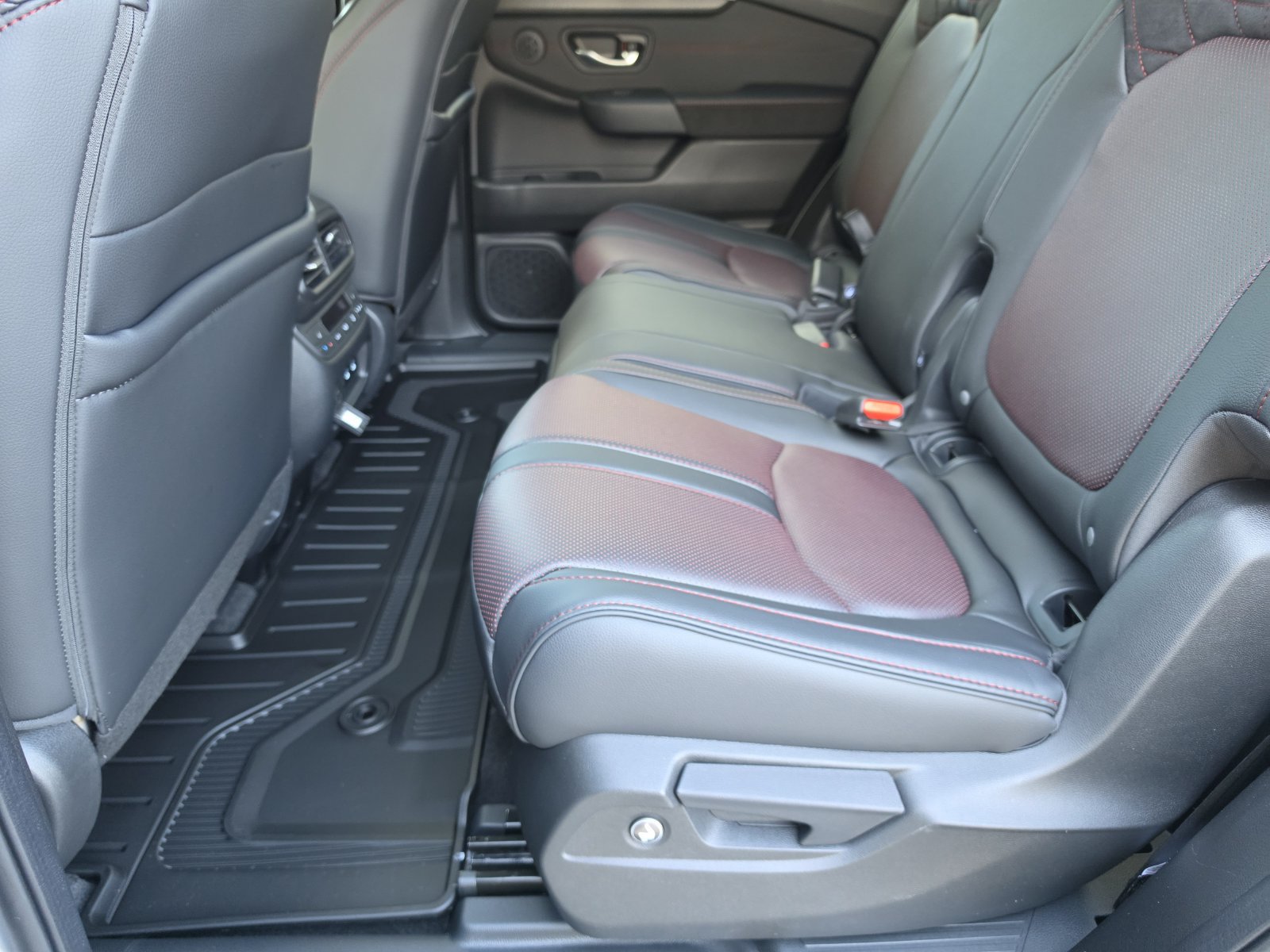 New 2026 Honda Pilot Black Edition image 13
