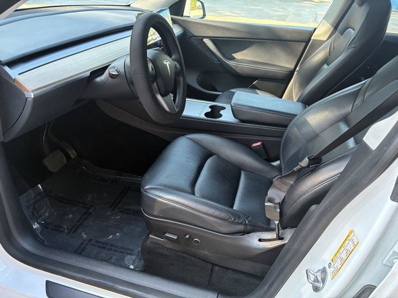 Used 2022 Tesla Model Y Long Range AWD/4WD image 18