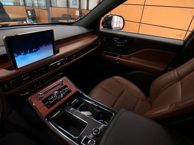Used 2024 Lincoln Aviator Reserve RWD image 18