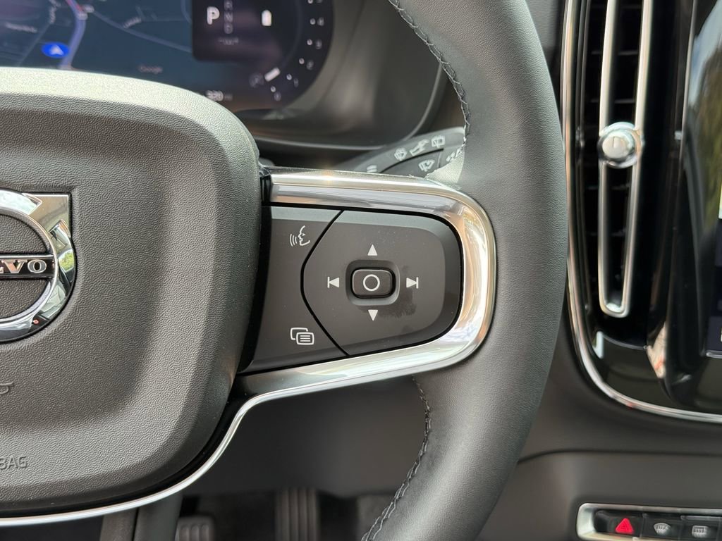 New 2026 Volvo XC40 B5 Core w/ Climate Package image 20