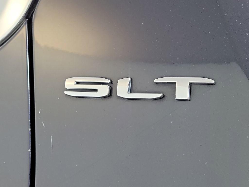 Used 2021 GMC Acadia SLT w/ Technology Package AWD/4WD image 7
