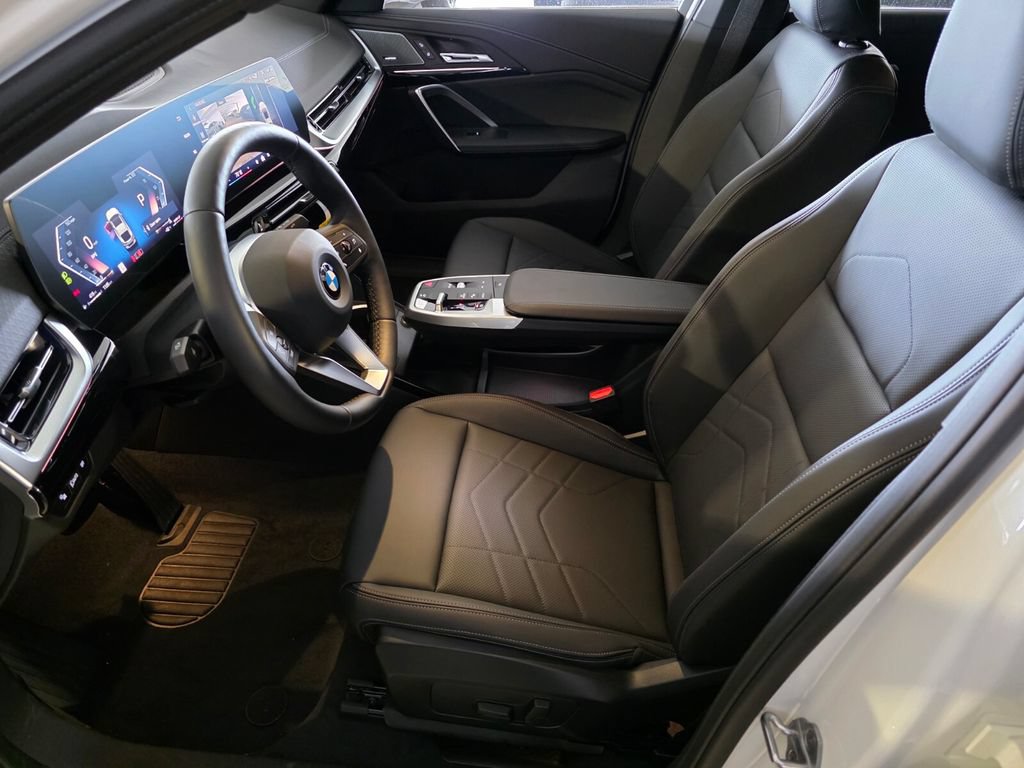 New 2026 BMW X2 xDrive28i w/ Convenience Package AWD/4WD image 7