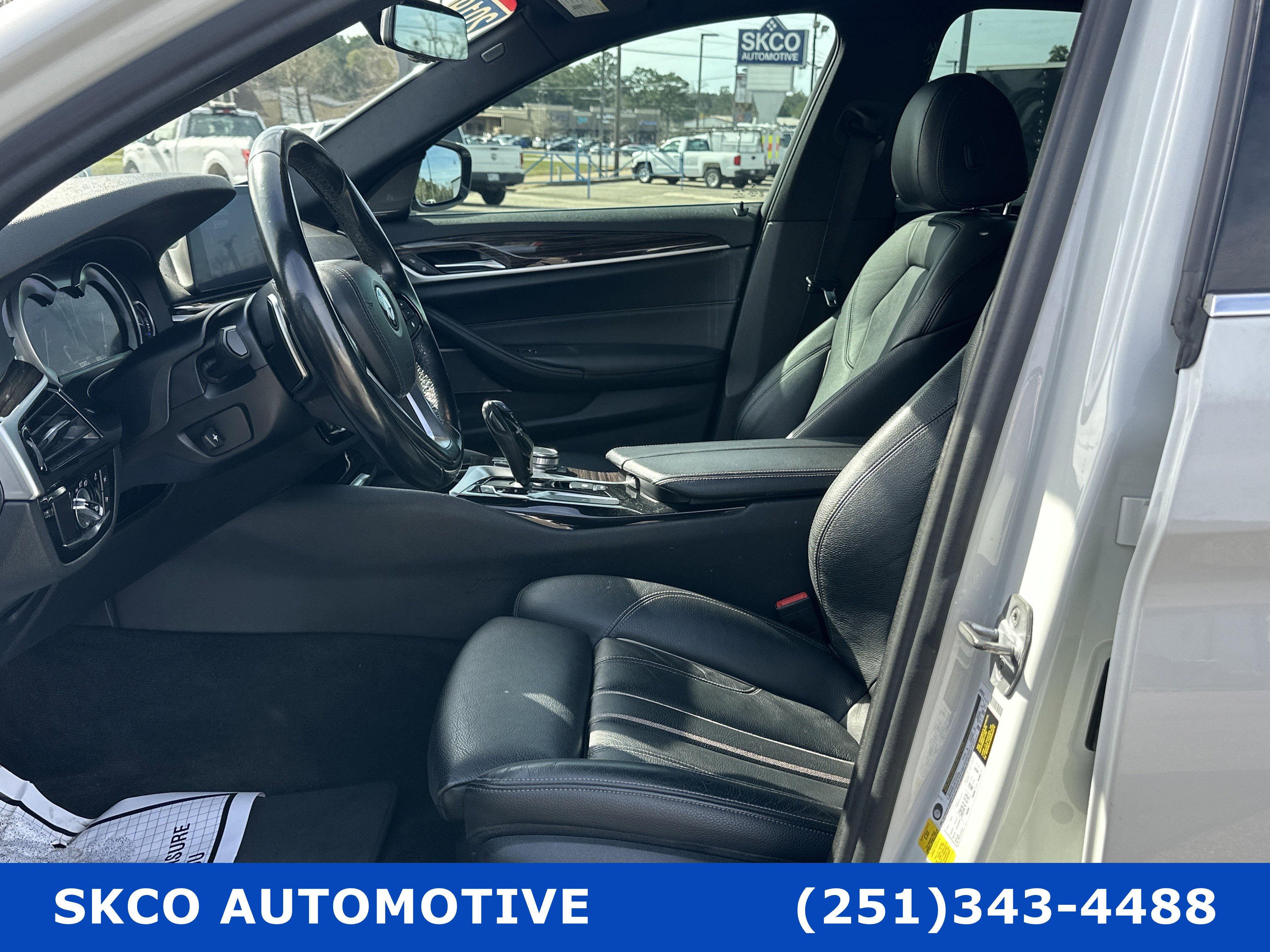 Used 2019 BMW 530i w/ Convenience Package RWD image 11