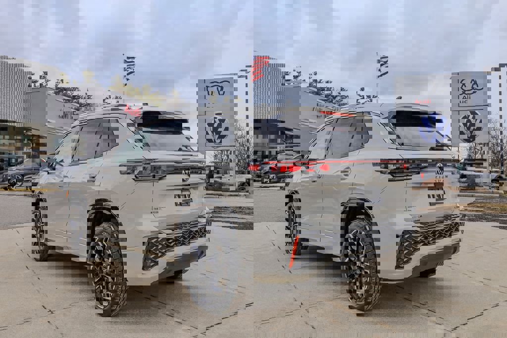 New 2026 Volkswagen Tiguan SEL R-Line image 11