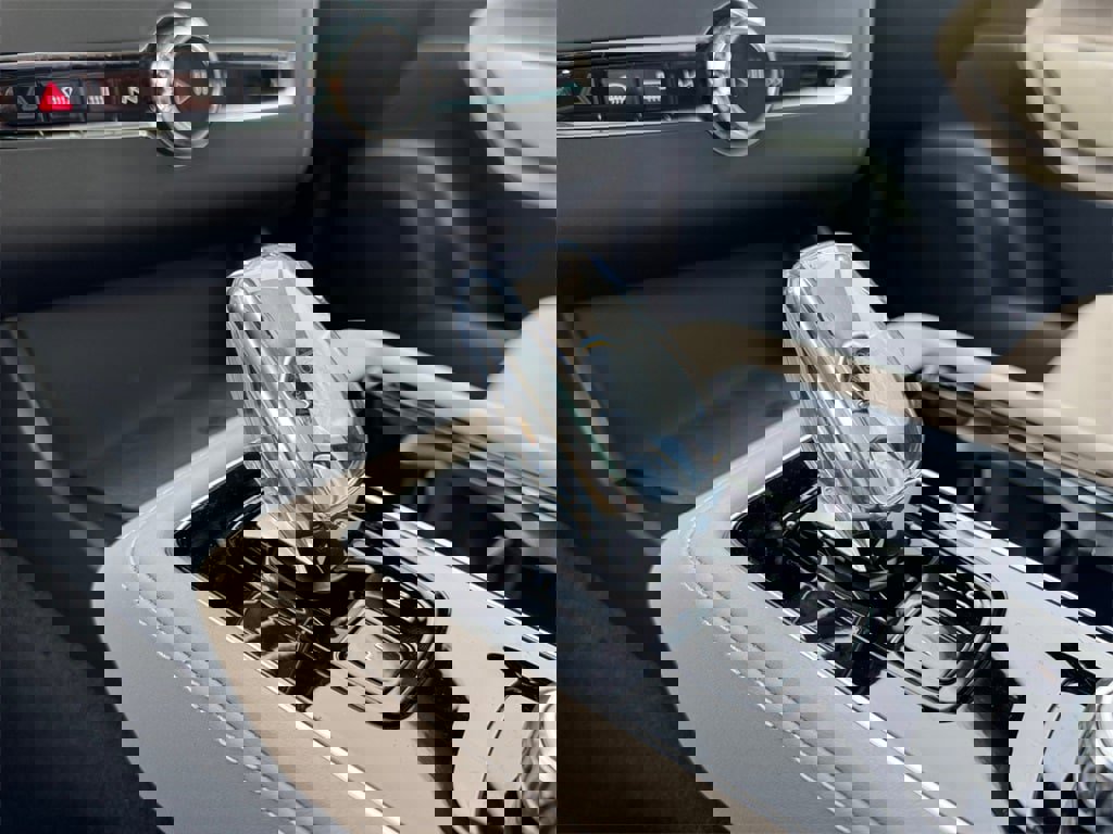 New 2026 Volvo XC90 B6 Plus w/ Protection Package Premier image 14