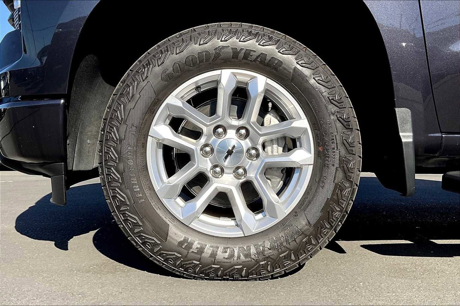 Used 2023 Chevrolet Silverado 1500 RST image 12