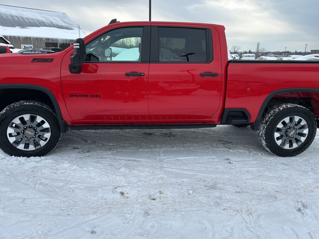 Used 2024 Chevrolet Silverado 2500 Custom w/ Custom Value Package image 4