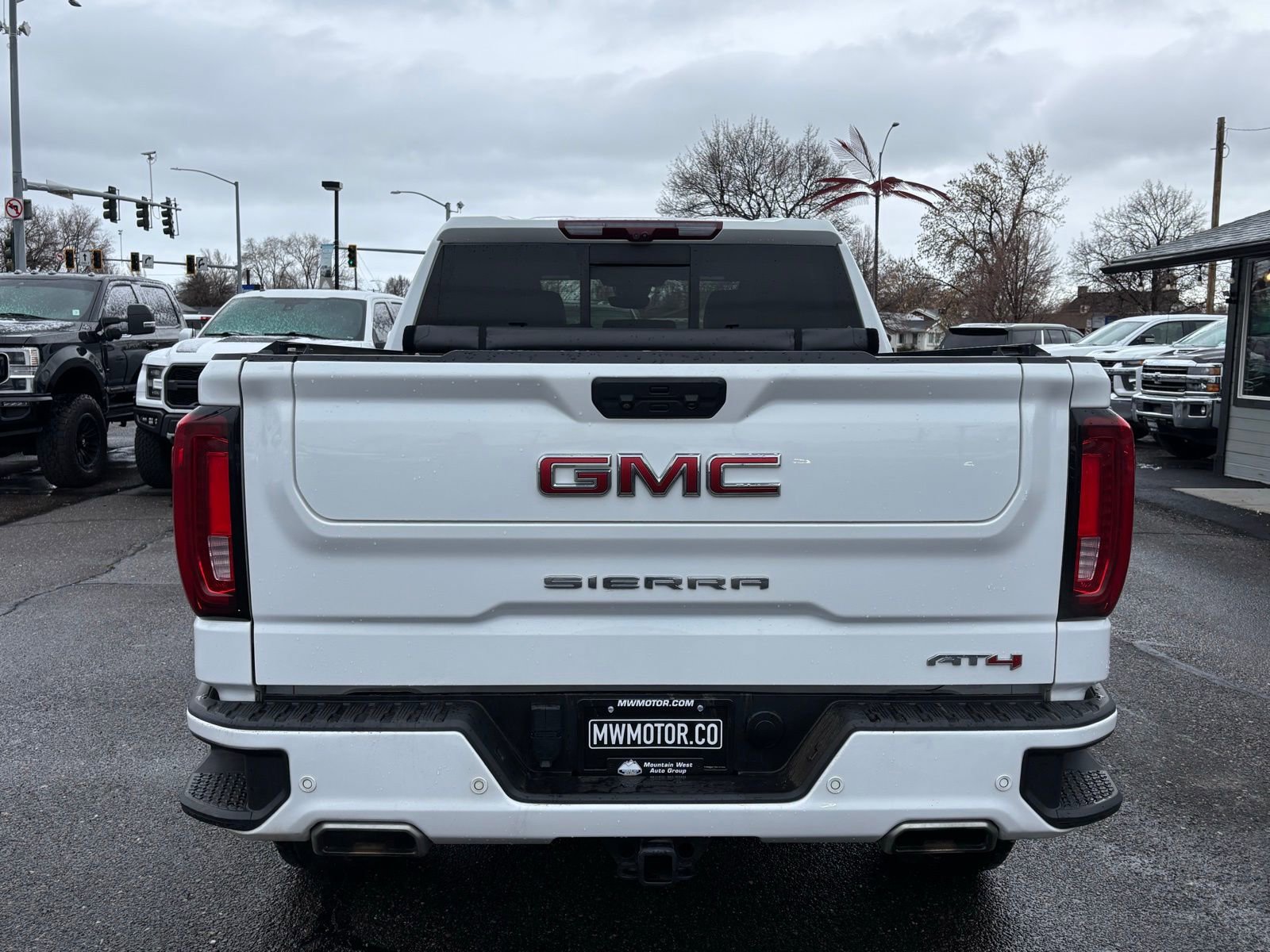 Used 2023 GMC Sierra 1500 AT4 w/ Technology Package image 9