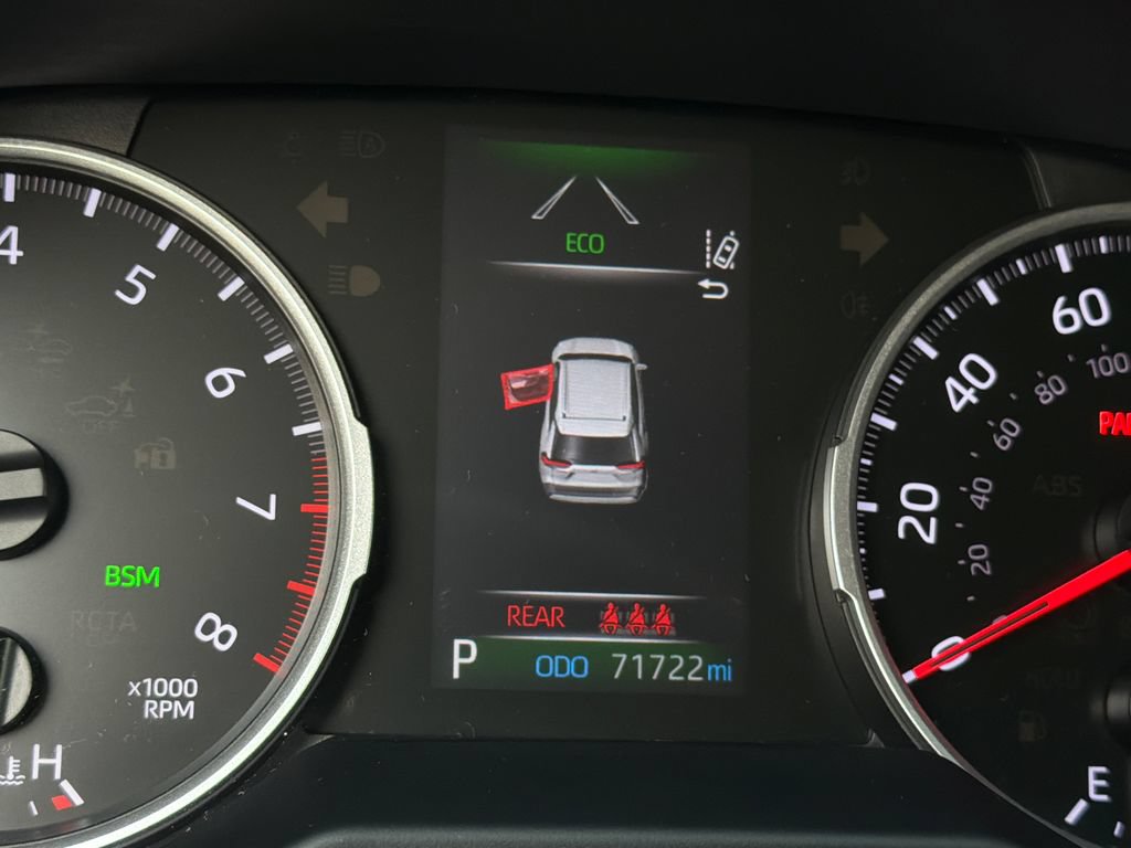 Used 2021 Toyota RAV4 XLE w/ Convenience Package AWD/4WD image 25