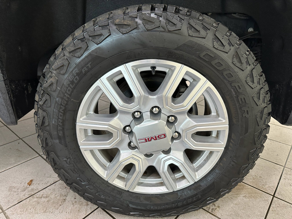 Used 2023 GMC Sierra 3500 SLT w/ SLT Convenience Package image 20