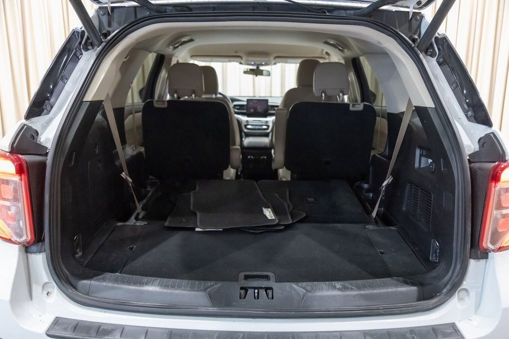 Used 2021 Ford Explorer XLT w/ Equipment Group 202A image 24