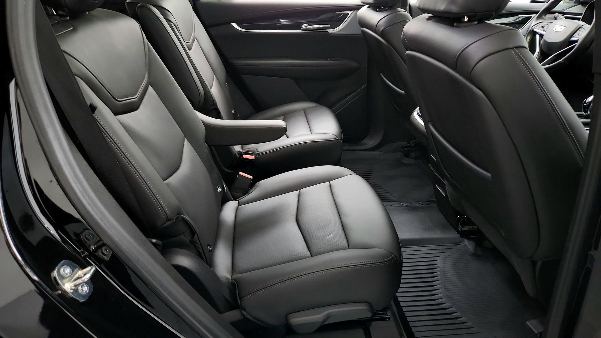 Certified 2023 Cadillac XT6 Premium Luxury w/ LPO, Floor Liner Package AWD/4WD image 25